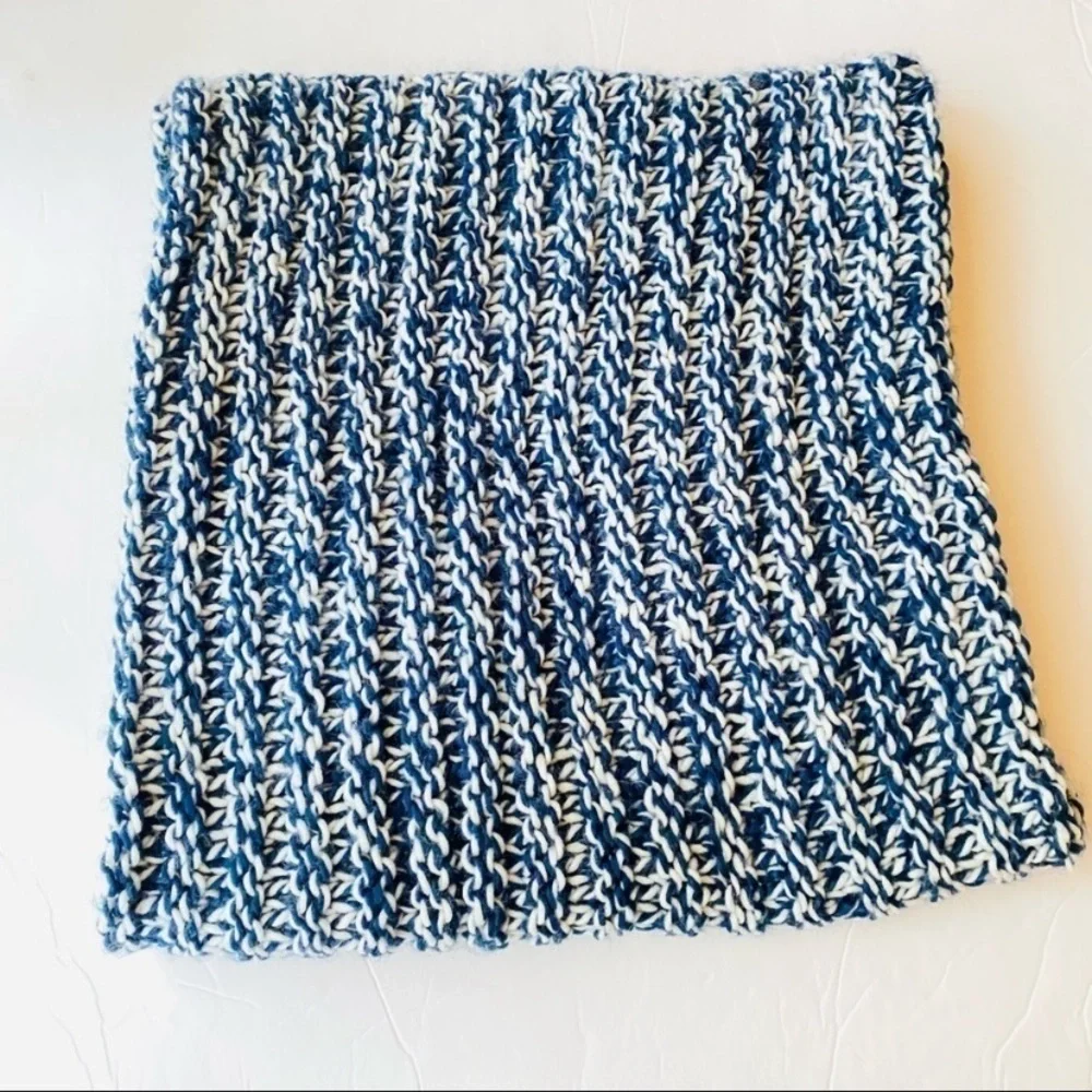 Old Navy Blue Chunky Infinity